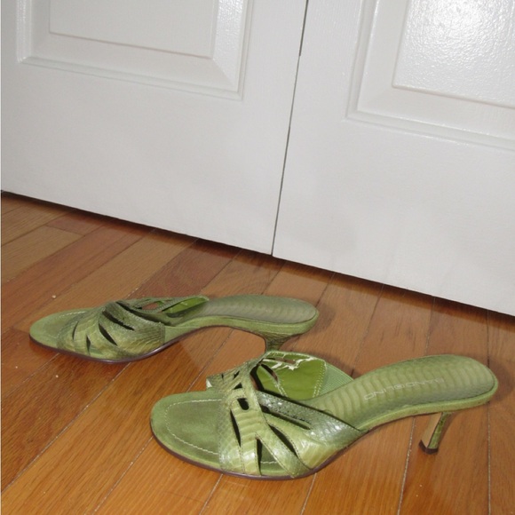 Bandolino Green Leather Heeled Sandals - Picture 3 of 4